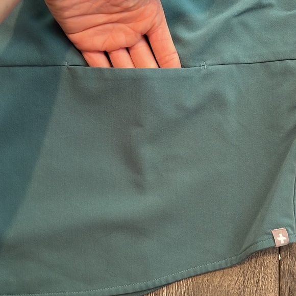 Figs Limited Ed. Style Scrub Top - Picture 3 of 4